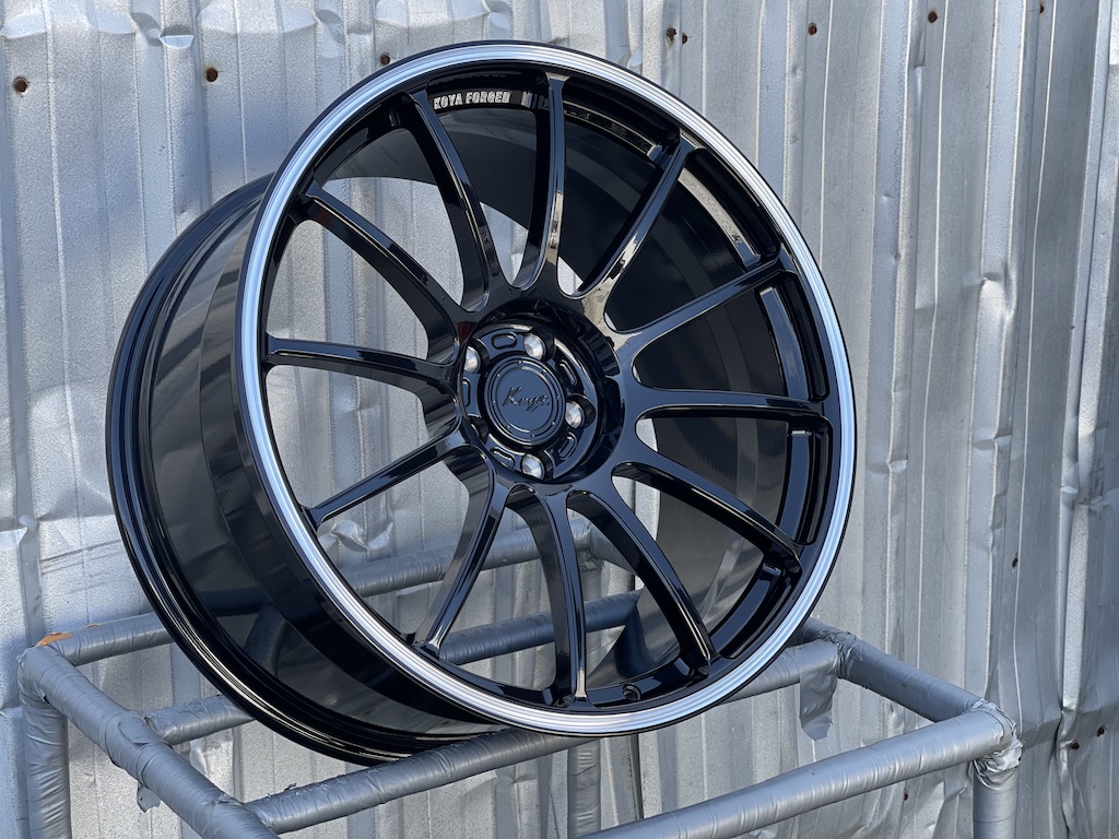 Gloss black