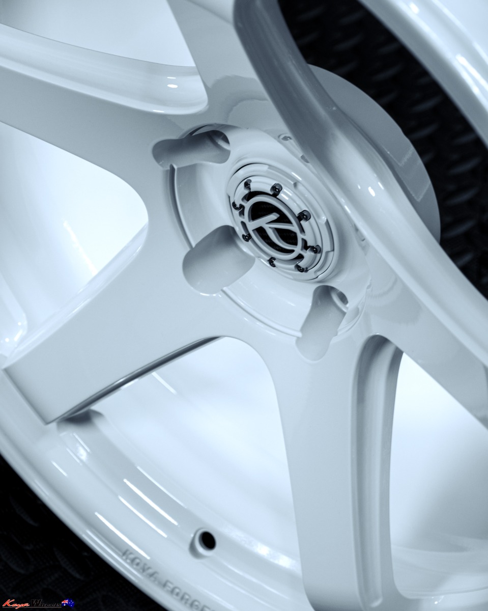 Gloss white