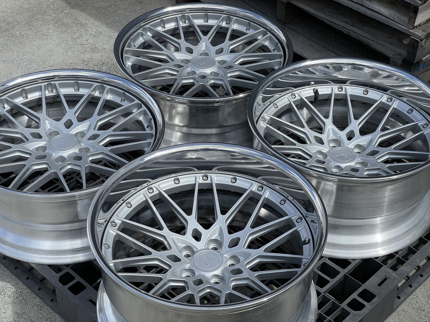 Silver & Polished Lip