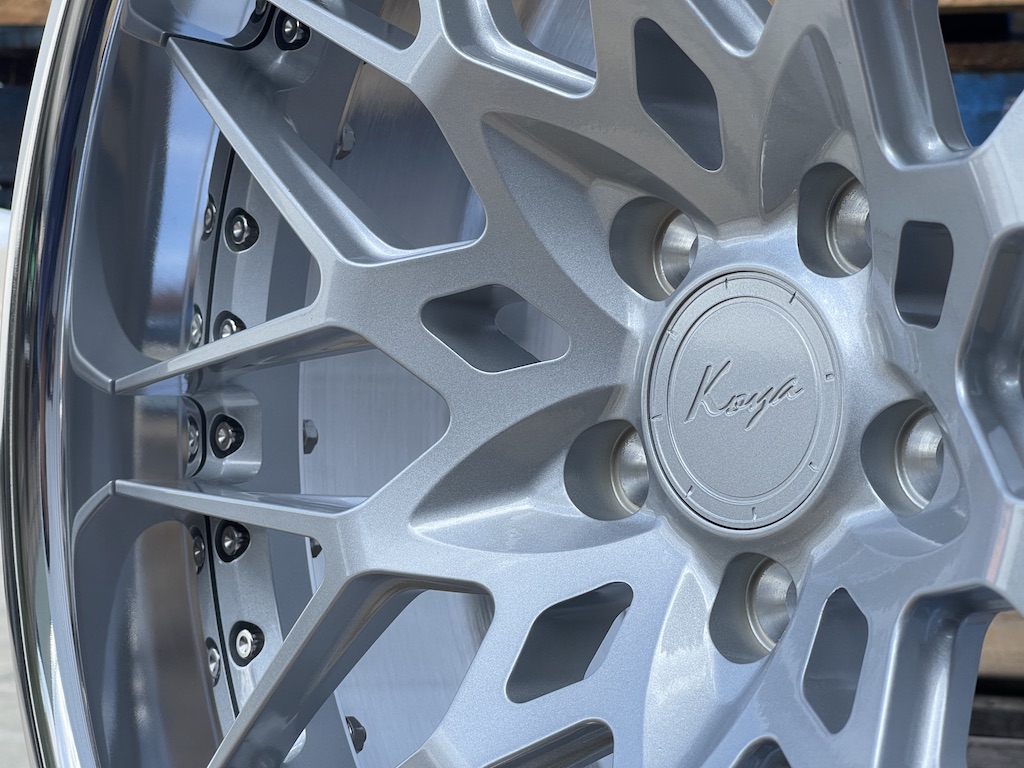 Silver & Polished Lip