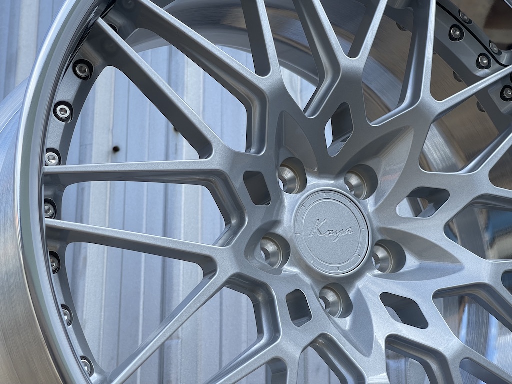 Silver & Polished Lip