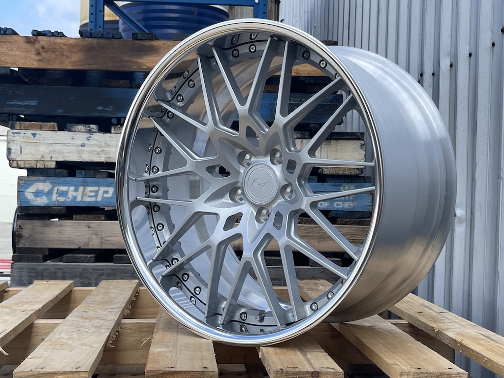 Silver & Polished Lip