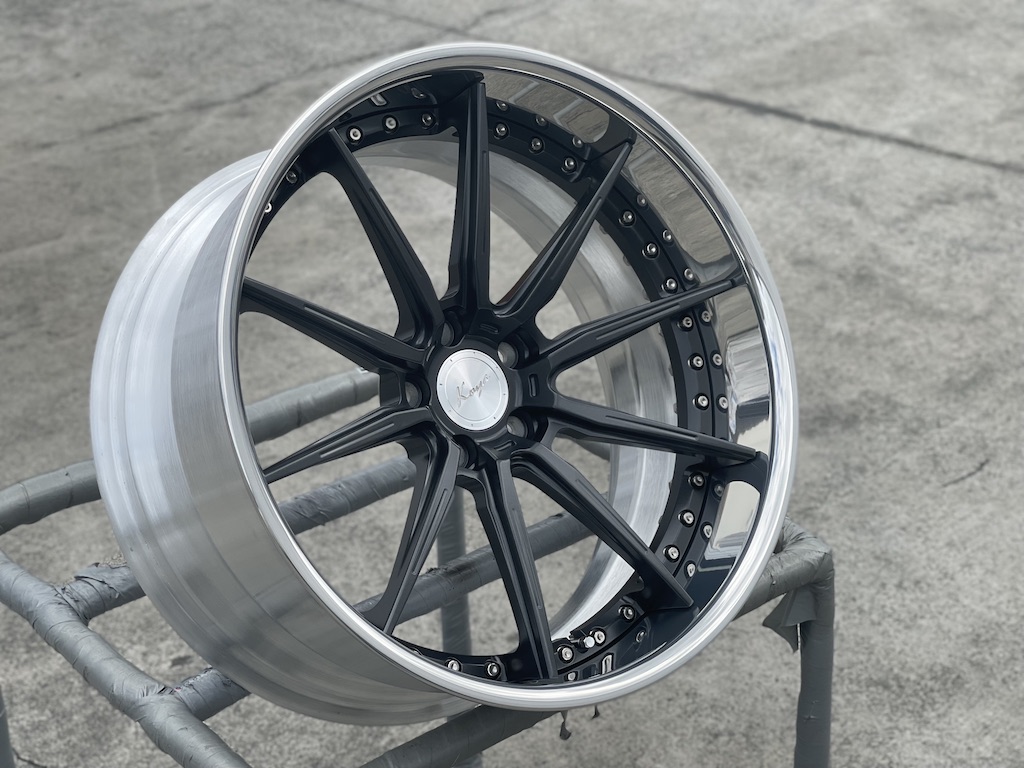 Sarin Black & Polished LIP