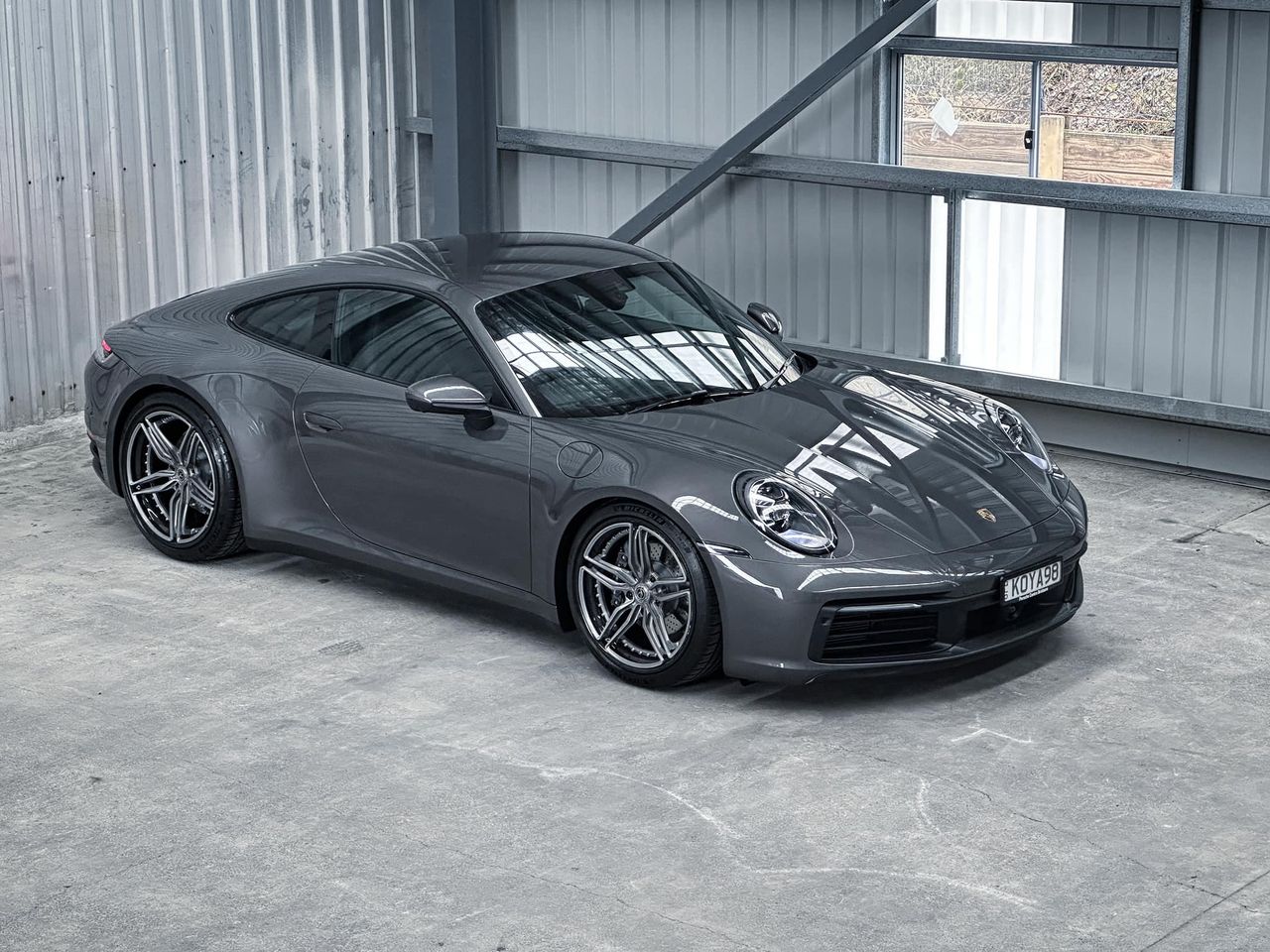 PORSCHE 992